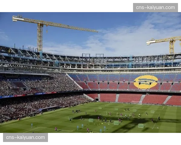 诺坎普9万观众齐声高歌，巴萨背水一战氛围拉满